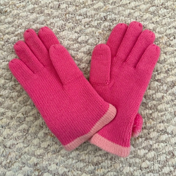 Women's Brand New Pink Knitted Mittens - Picture 2 of 3